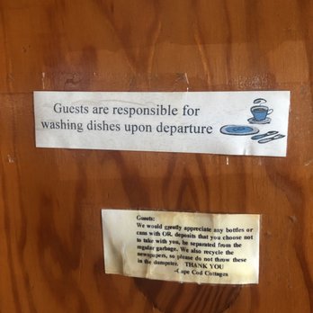 Cape Cod Cottages - Hopefully the previous guests are clean people because no one checks the cleanliness after you leave. - Hotels Near Me - Waldport, Oregon