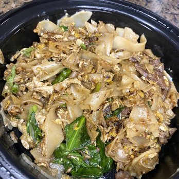 Lung Yai Thai Tapas - Pad See Ew with Beef - Tapas/Small Plates Near Me - Miami, Florida Lung Yai Thai Tapas - Pad See Ew with Beef - Tapas/Small Plates Near Me - Miami, Florida