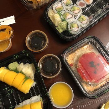 Pink Nori - Maki combo, golden dragon roll, salmon tartare. Missing four spicy seasons. - Japanese Near Me - Astoria, New York Pink Nori - Maki combo, golden dragon roll, salmon tartare. Missing four spicy seasons. - Japanese Near Me - Astoria, New York