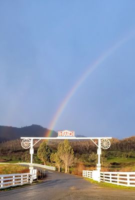 R RANCH - Updated June 2026 - 41 Photos - 225 Ditch Creek Rd, Hornbrook ...
