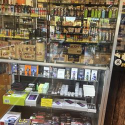 Buddiez Smoke & Vape - Different stuff they sell