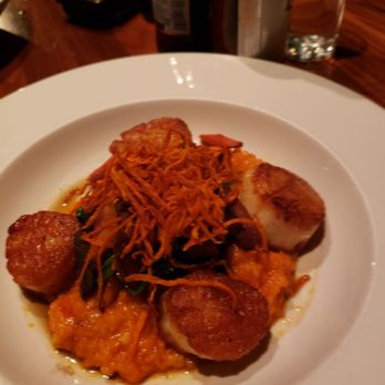 Hubbard Grille - Scallops with sweet potatoes - New American Near Me - Columbus, Ohio
