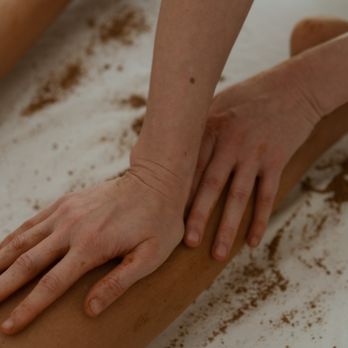 Ananta Ayurveda & Wellness - Abhyanga and Udvartana treatments available using powders and herbal oils. - Massage Near Me - Delray Beach, Florida Ananta Ayurveda & Wellness - Abhyanga and Udvartana treatments available using powders and herbal oils. - Massage Near Me - Delray Beach, Florida