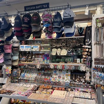 Duke's Marketplace - Pop-up Shops Near Me - Honolulu, Hawaii Duke's Marketplace - Pop-up Shops Near Me - Honolulu, Hawaii