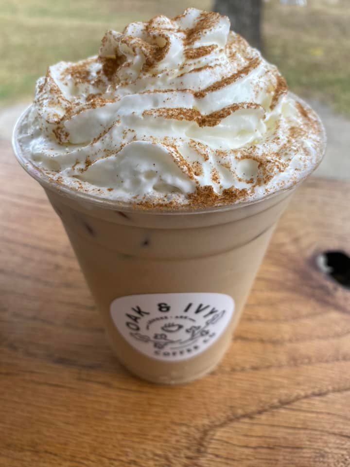 Oak & Ivy Coffee Logo
