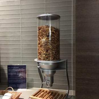 Porter Airlines - Snack mix dispenser - Airlines Near Me - Toronto, Ontario