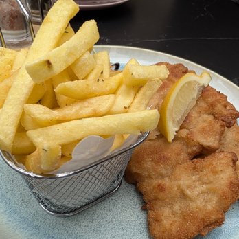 Falken - Wienerschnitzel - German Near Me - Chur, GR Falken - Wienerschnitzel - German Near Me - Chur, GR