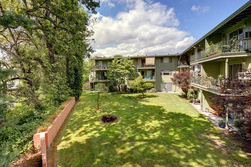 LAKE VILLAGE APARTMENTS Updated September 2024 11850 SE 26th Ave