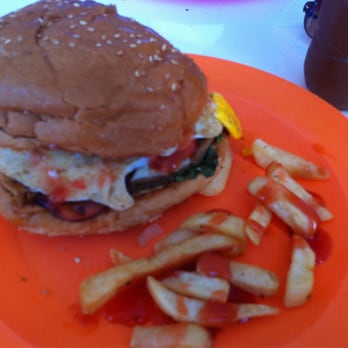 Oso's Burger - Deberían de dar mas papas! - Burgers Near Me - Cancún, ROO Oso's Burger - Deberían de dar mas papas! - Burgers Near Me - Cancún, ROO