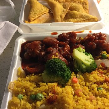 China Wok - L28 general too chicken lunch special comes wth 2 little egg rolls. Also an order of crab Rangoon - Chinese Near Me - Atlanta, Georgia