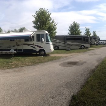 Oshvegas Palms - Nice pull thru spot - RV Parks Near Me - Oshkosh, Wisconsin