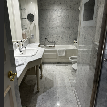 THE CHESTERFIELD MAYFAIR - Very luxurious bathroom (top dial aims where the water comes, middle is water pressure, bottom is temp - you were warned!) - Hotels Near Me - London, XGL THE CHESTERFIELD MAYFAIR - Very luxurious bathroom (top dial aims where the water comes, middle is water pressure, bottom is temp - you were warned!) - Hotels Near Me - London, XGL