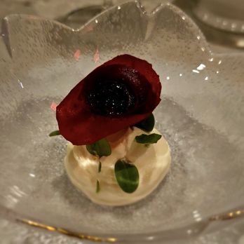 Huso - Rose rose - Wine Bars Near Me - New York, New York