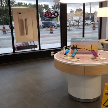 Rogers - Prime Communications - Inside view by the window. - Mobile Phones Near Me - Windsor, Ontario