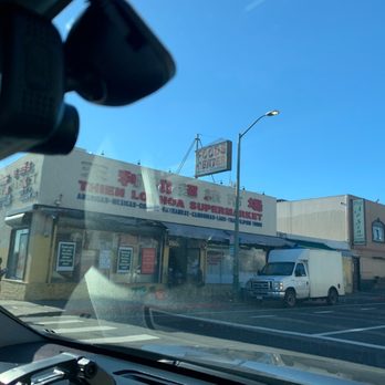 Thien Loi Hoa Supermarket - a view from inside a car - Grocery Near Me - Oakland, California Thien Loi Hoa Supermarket - a view from inside a car - Grocery Near Me - Oakland, California