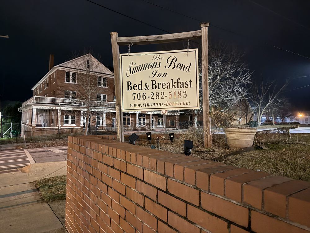 Simmons-Bond Inn Bed & Breakfast Logo