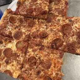 Pepperoni bacon pizza