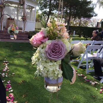 Victoria's Garden - Amazing floral arrangements by Celi at the aisle - Floral Designers Near Me Victoria's Garden - Amazing floral arrangements by Celi at the aisle - Floral Designers Near Me