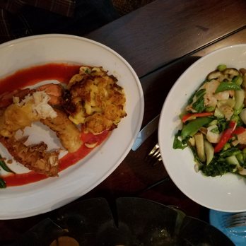 Bahama Breeze - shrimp and mahi with lemongrass sauce bowl on the left. Caribbean style lobster mac & cheese on the right. - Bars Near Me - Pittsburgh, Pennsylvania