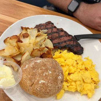 Broken Yolk Cafe - New York Steak & Eggs - Breakfast & Brunch Near Me - Henderson, Nevada