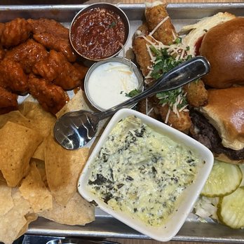 BJ's Restaurant & Brewhouse - Brewhouse Bites Sampler - Pizza Near Me - Modesto, California