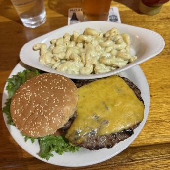 Moab Brewery - Cheeseburger with Hatch Green Chili Mac & Cheese - American Near Me - Moab, Utah