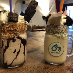 MAX + MUH - Burger mit Respekt - Crazy Shakes  -Bobby Brown  -Tropical