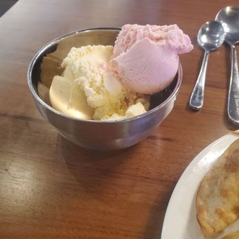 Fusion Buffet - Scoop it yourself ice cream, I did vanilla & strawberry. They have Crystal brand vanilla, chocolate, strawberry and one other not sure what. - Buffets Near Me - Concord, California Fusion Buffet - Scoop it yourself ice cream, I did vanilla & strawberry. They have Crystal brand vanilla, chocolate, strawberry and one other not sure what. - Buffets Near Me - Concord, California