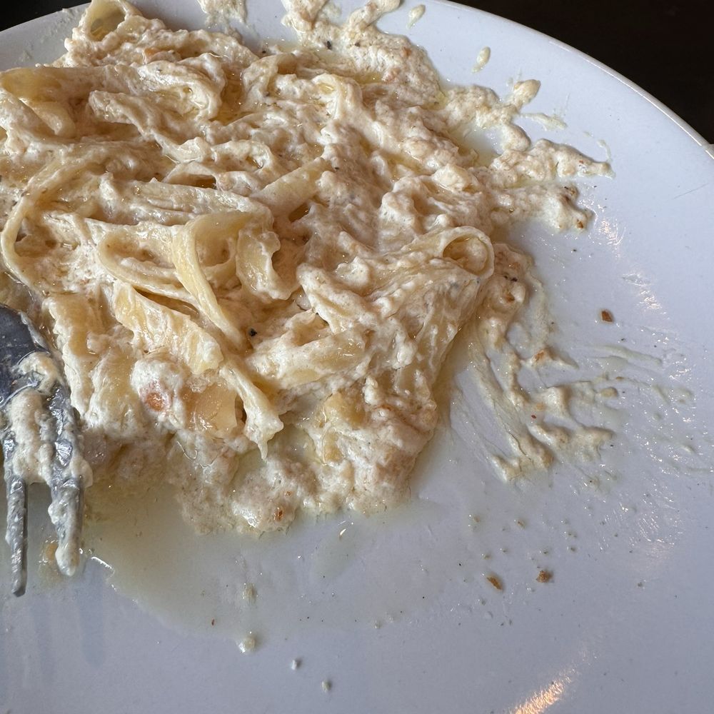 Alfredo oily reheated garbage Alfredo oily reheated garbage