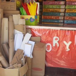 Color y Papel - Entrada a la tienda.