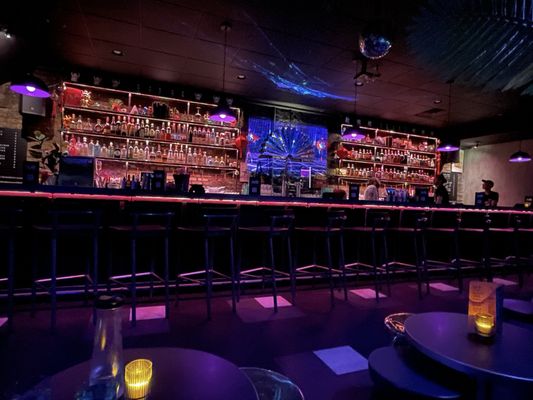 Nine Bar by null