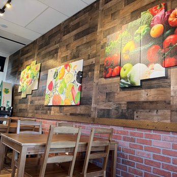 Phoenix Phresh - Dining Room - Juice Bars & Smoothies Near Me - Glendale, Arizona