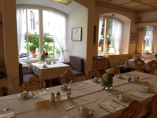 Hotel Hirsch by null