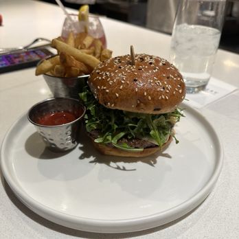 Gordon Ramsay Burger Las Vegas - Blue Cheeseburger - Burgers Near Me - Las Vegas, Nevada