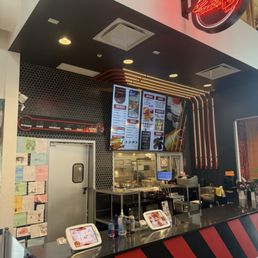 Hello anyone here - it was 11:10 open as 11:00 ‍