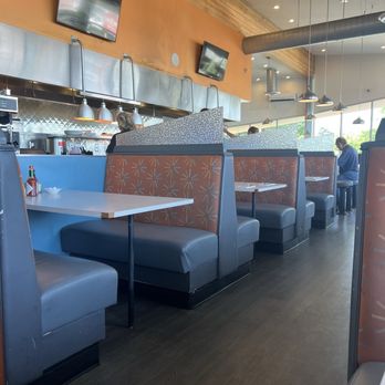 Flapjacks - Dining area - Breakfast & Brunch Near Me - Sacramento, California
