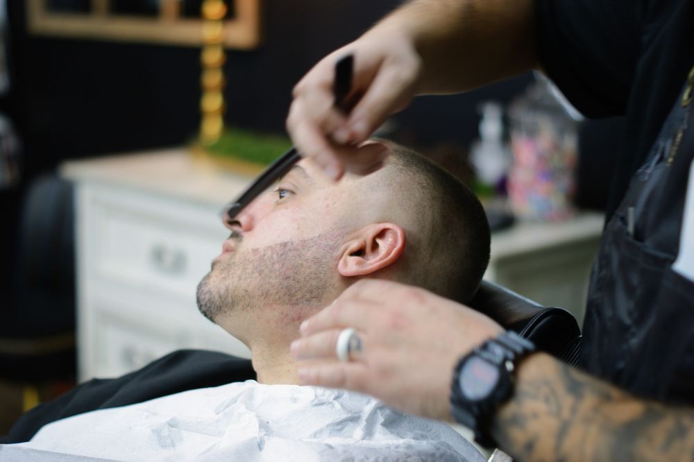 Mr J’s Barbershop Logo