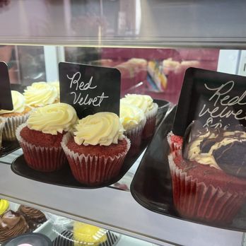 Edible Couture - Desserts Near Me - Stratford, Connecticut