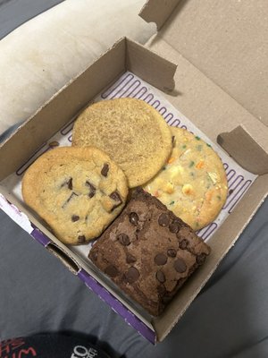 Insomnia Cookies by null