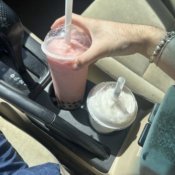 Chau's Fresh Fruit - Watermelon Smoothie and Lychee Smoothie with Boba - Juice Bars & Smoothies Near Me - Honolulu, Hawaii