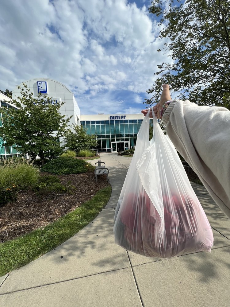 GOODWILL STORE AND DONATION CENTER Updated September 2024 16 Photos