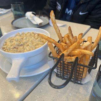Glasshouzz - Fries and Mac & Cheese - Pizza Near Me - Livermore, California Glasshouzz - Fries and Mac & Cheese - Pizza Near Me - Livermore, California