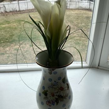 Buss Flower Shop - My bridal bouquet in my Mackenzie Childs vase. - Florists Near Me - Libertyville, Illinois Buss Flower Shop - My bridal bouquet in my Mackenzie Childs vase. - Florists Near Me - Libertyville, Illinois