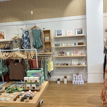 Laine Honolulu - Accessories Near Me - Honolulu, Hawaii