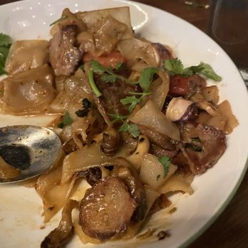 Lom Wong - The stir fried rice noodles with squid and pork belly - Thai Near Me - Phoenix, Arizona Lom Wong - The stir fried rice noodles with squid and pork belly - Thai Near Me - Phoenix, Arizona