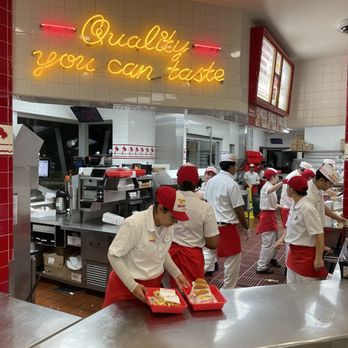 In-N-Out Burger - I love to watch the staff work at In-N-Out. They work together like a symphony! - Fast Food Near Me - San Diego, California In-N-Out Burger - I love to watch the staff work at In-N-Out. They work together like a symphony! - Fast Food Near Me - San Diego, California