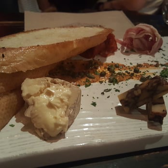 Establishment - Meat and cheese platter for $25.  Waitress sound like she was guessing what each meat/cheese presented. - New American Near Me - Atlanta, Georgia