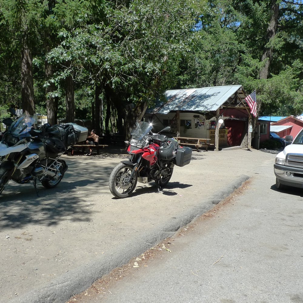 Street view. Note the picnic tables for dining!