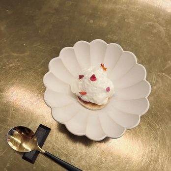 Tsukimi - Strawberry shortcake - Japanese Near Me - New York, New York