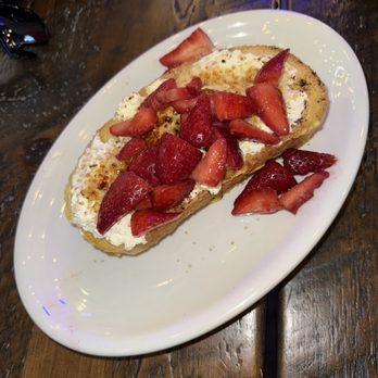 The False 9 - Crème brûlée French toast! - Beer Bar Near Me - West Des Moines, Iowa The False 9 - Crème brûlée French toast! - Beer Bar Near Me - West Des Moines, Iowa